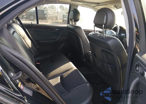 2003 Mercedes-Benz C 320 Sport z USA, uszkodzony, nr VIN WDBRF64J63F352074